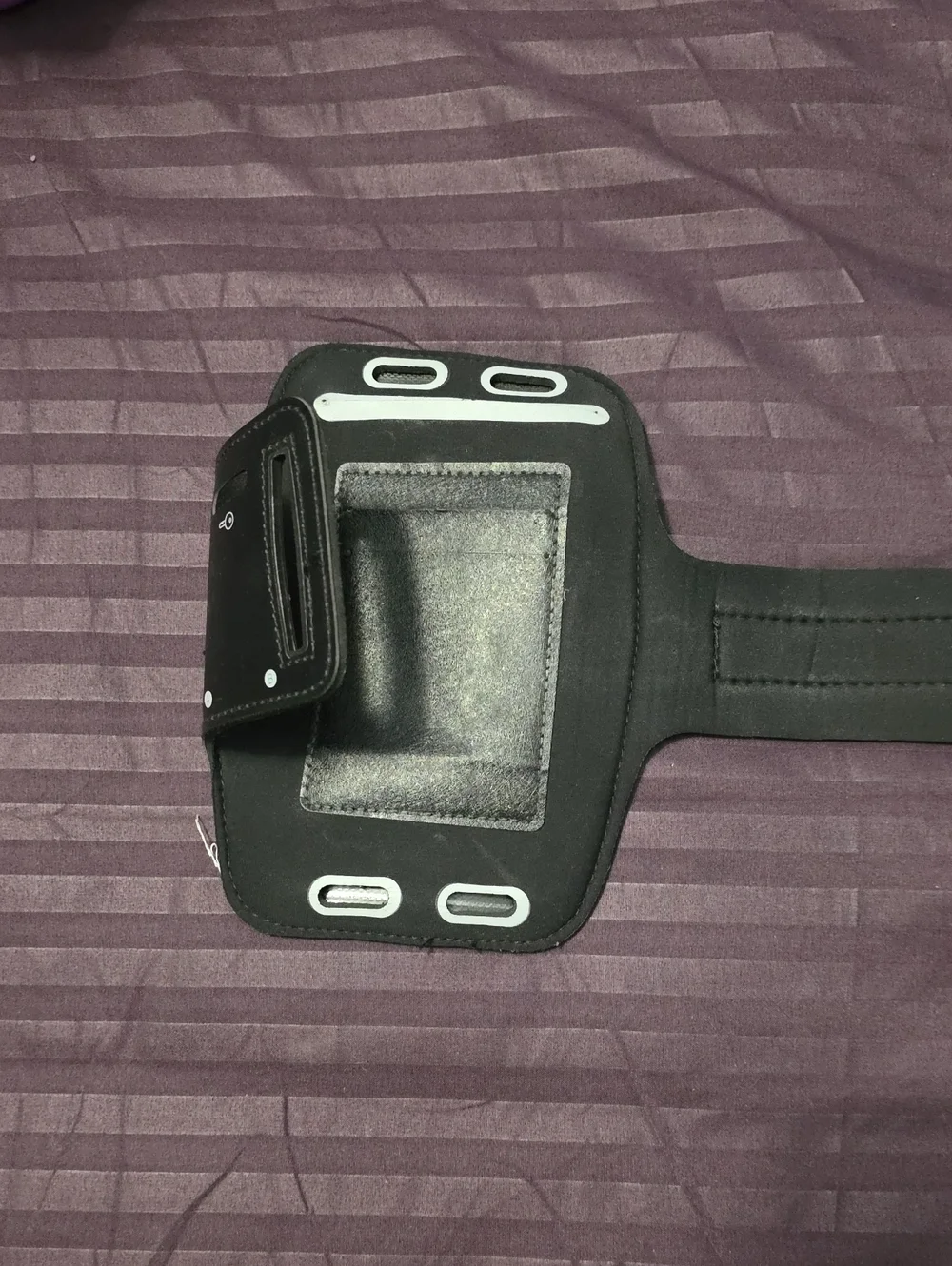 Black Sports Armband Phone Holder for Running - Universal Phone Fit